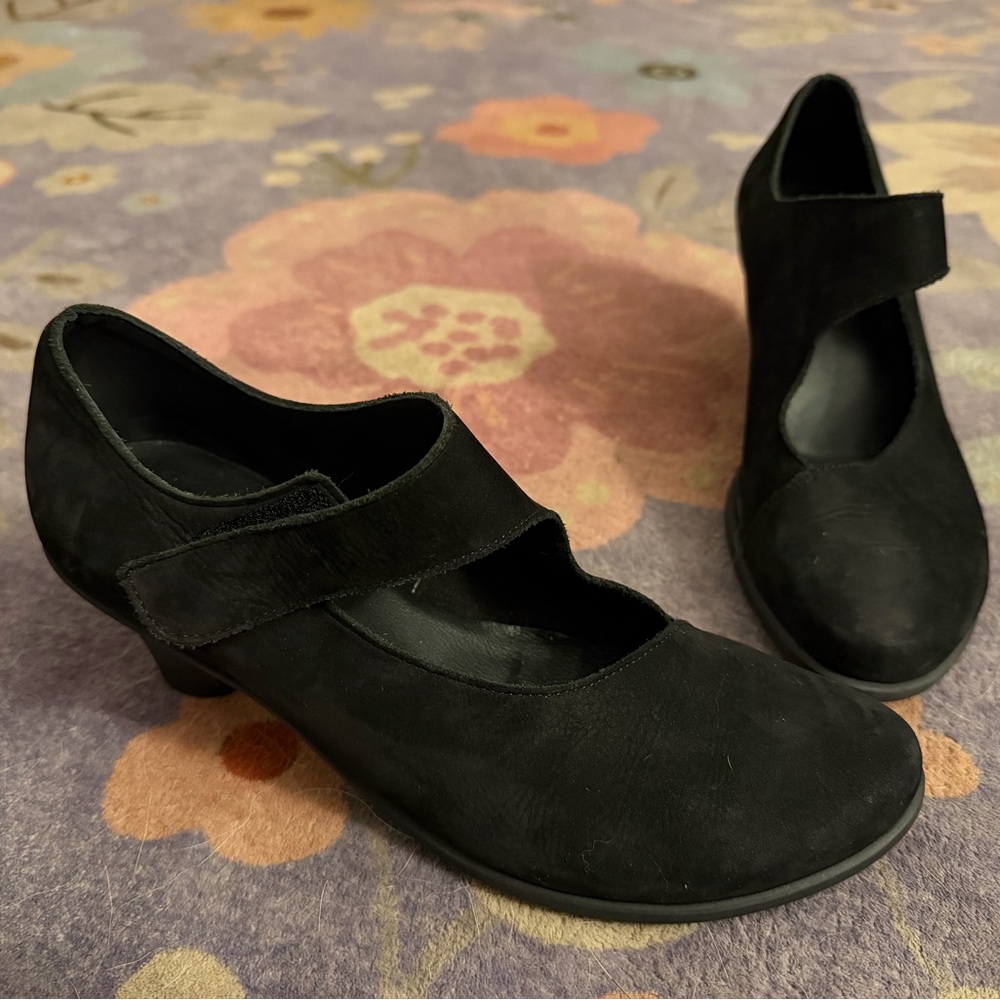 Arche #252231 Nubuck Maryjane Pumps🖤